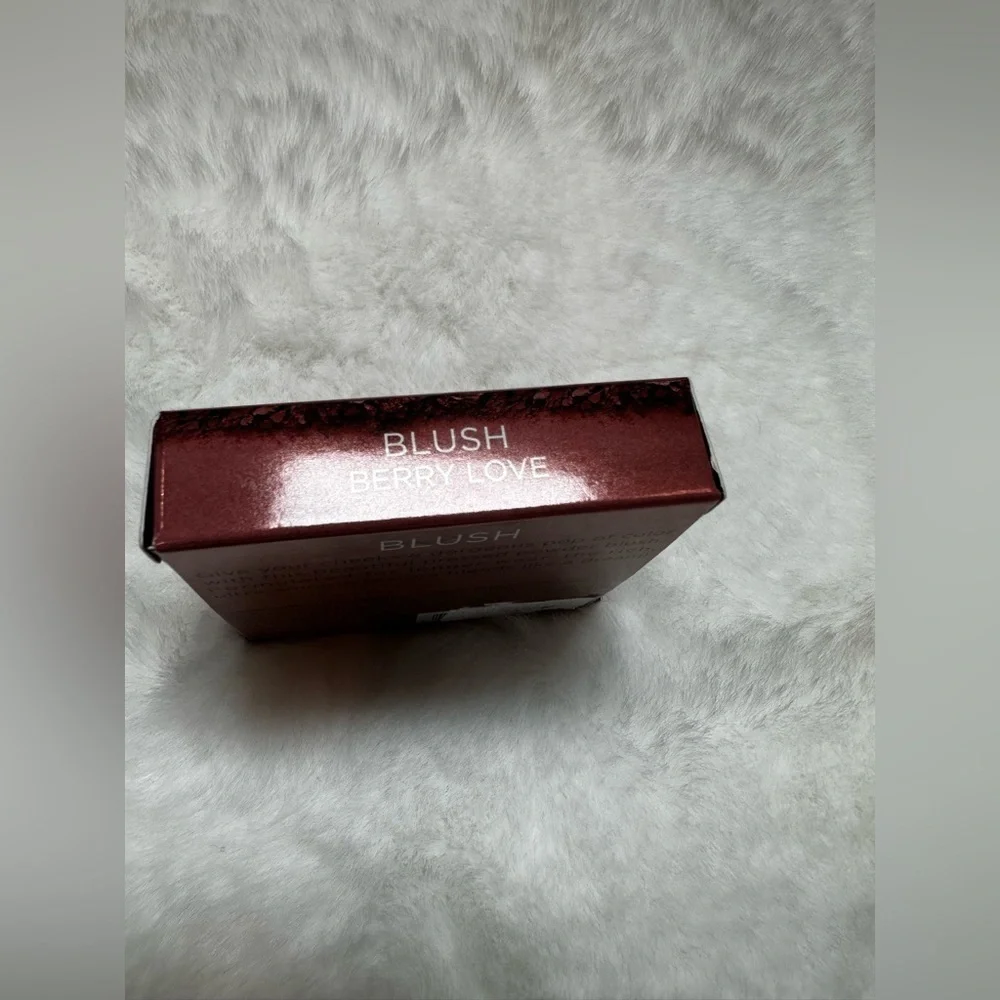 Sigma Beauty Blush in Berry Love - Deep Berry Tone